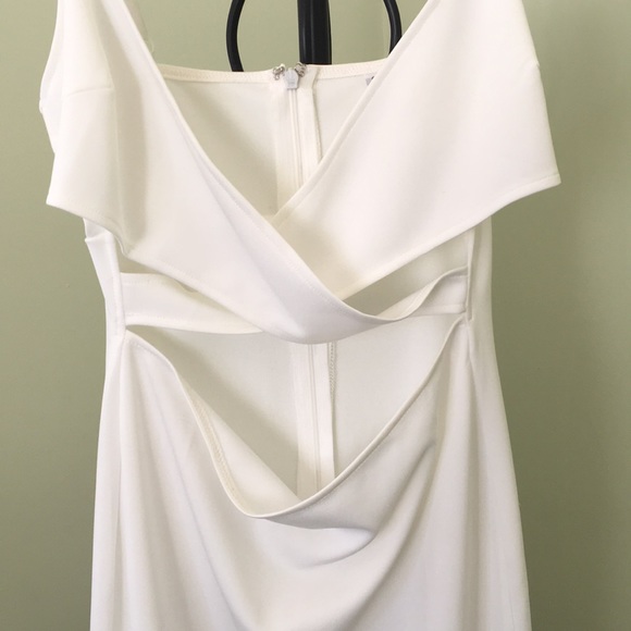 White dress - Picture 2 of 4